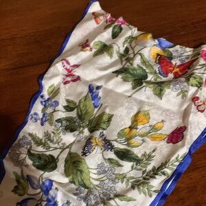 Absolutely gorgeous brand new 100% pure silk authentic Jim Thompson scarf